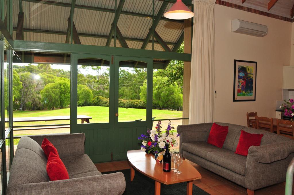 Waterfall Cottages Margaret River Room photo